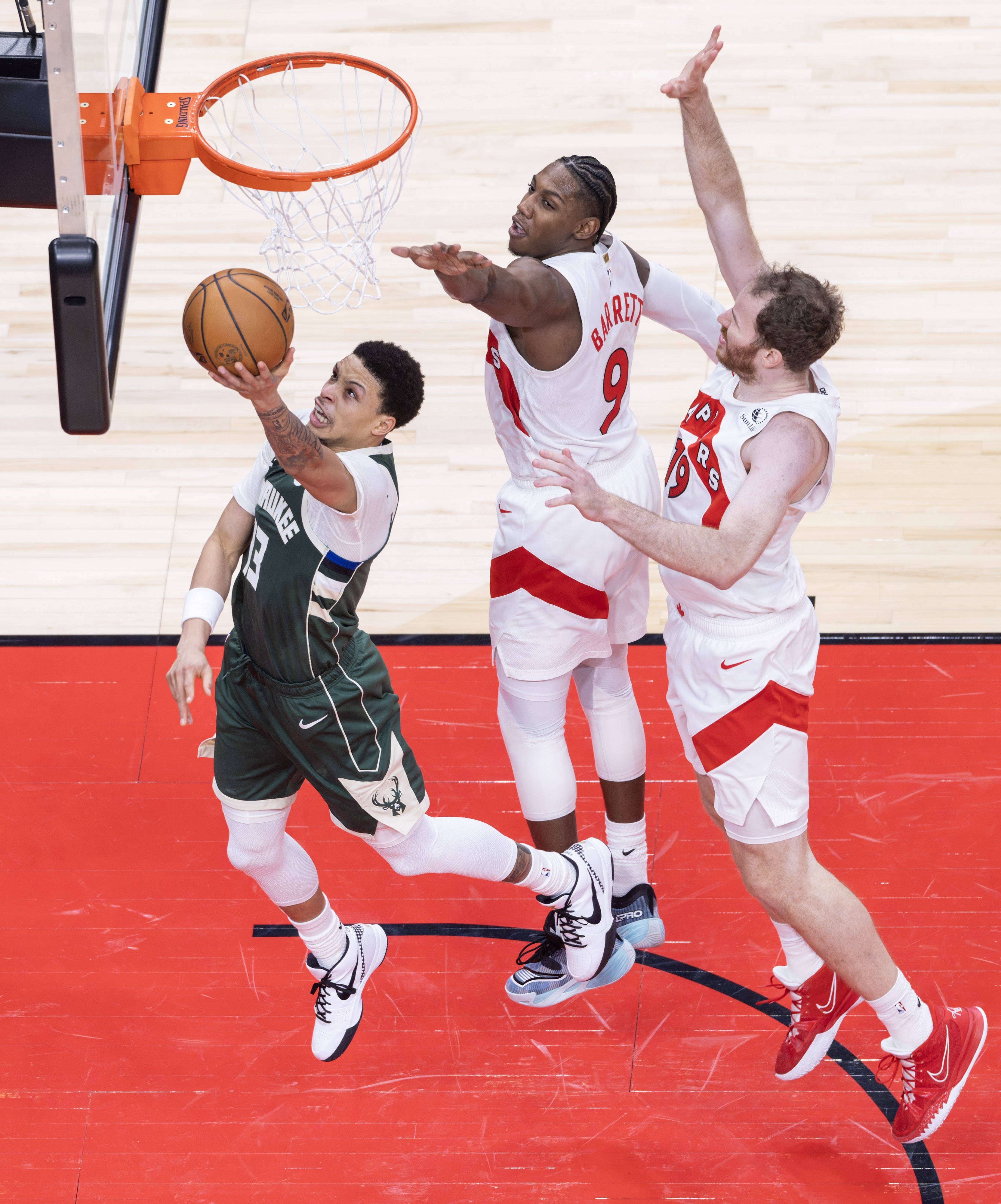 （体育）篮球——NBA常规赛：猛龙胜雄鹿