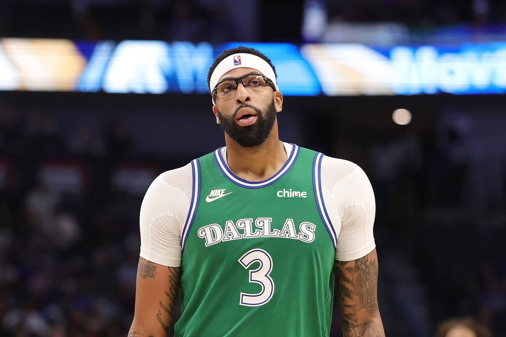 NBA一夜动态：库里遭两大伤病，杰威复出时间框定，浓眉新进展