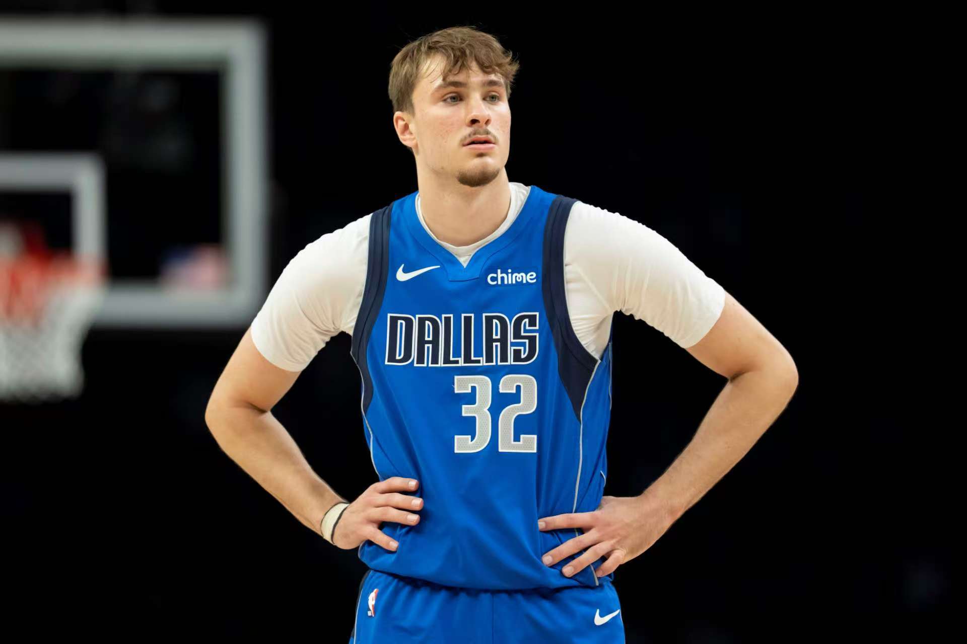 NBA一夜动态：库里遭两大伤病，杰威复出时间框定，浓眉新进展